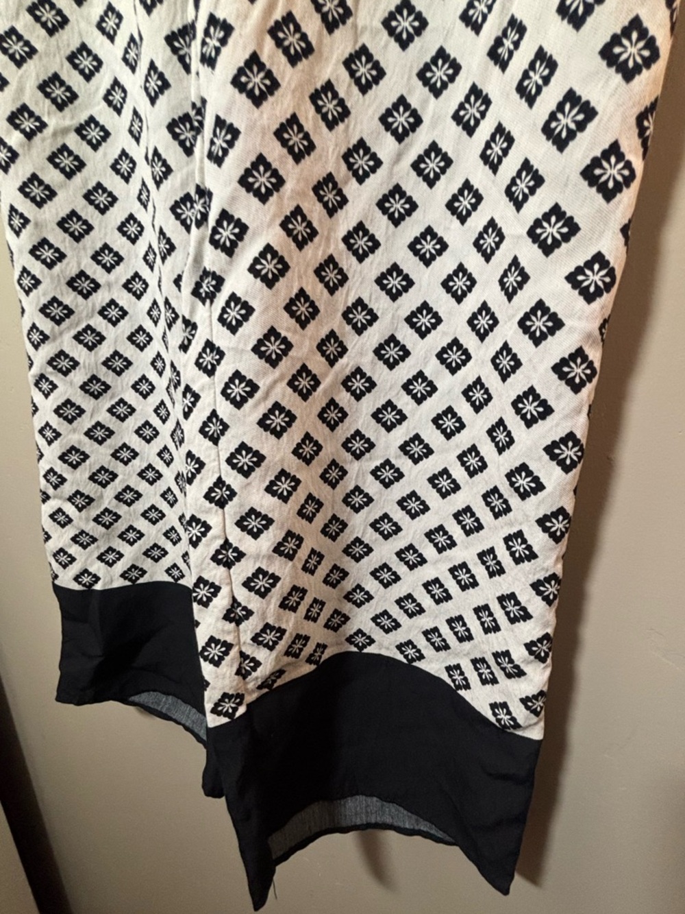 Zara Black and Cream Floral Pattern Cropped Wide Leg Pants - Picture 5 of 6